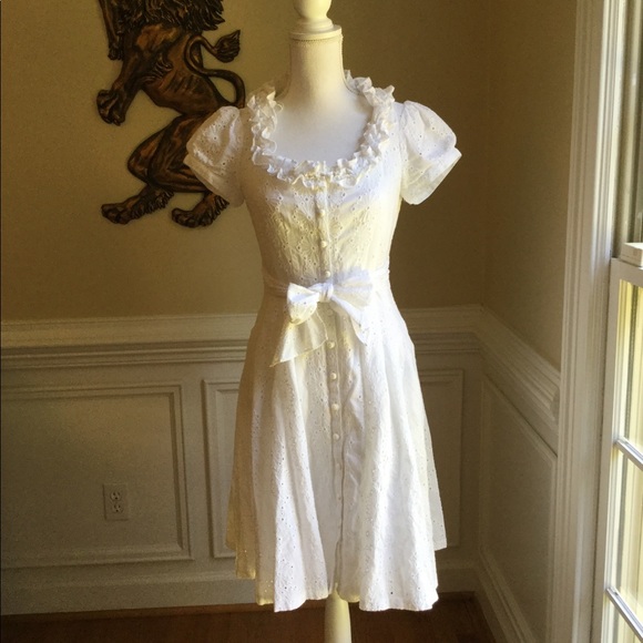 London Times Dresses & Skirts - LONDON TIMES White Eyelet Shirtdress Sz.4